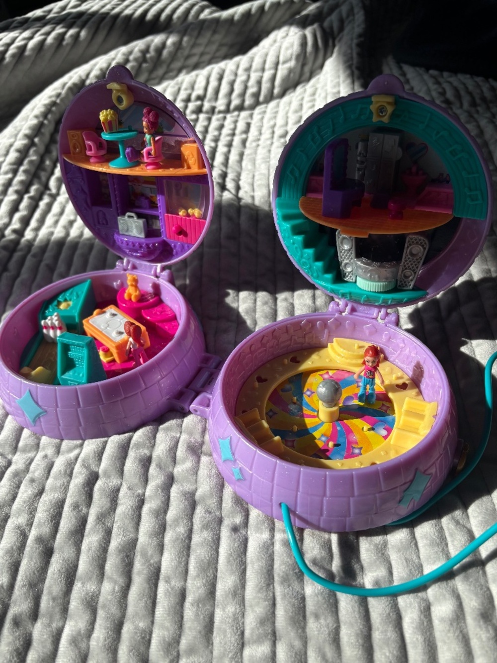 Polly Pocket Purple Disco Ball Skating Compact Playset
